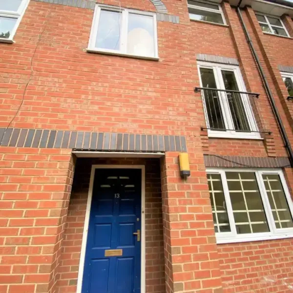 Double room to rent Withington, professional house share Manchester bills included, room to let near Christie Hospital, furnished double room Withington, house share Withington bills included
