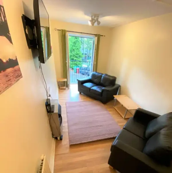 Double room to rent Withington, professional house share Manchester bills included, room to let near Christie Hospital, furnished double room Withington, house share Withington bills included